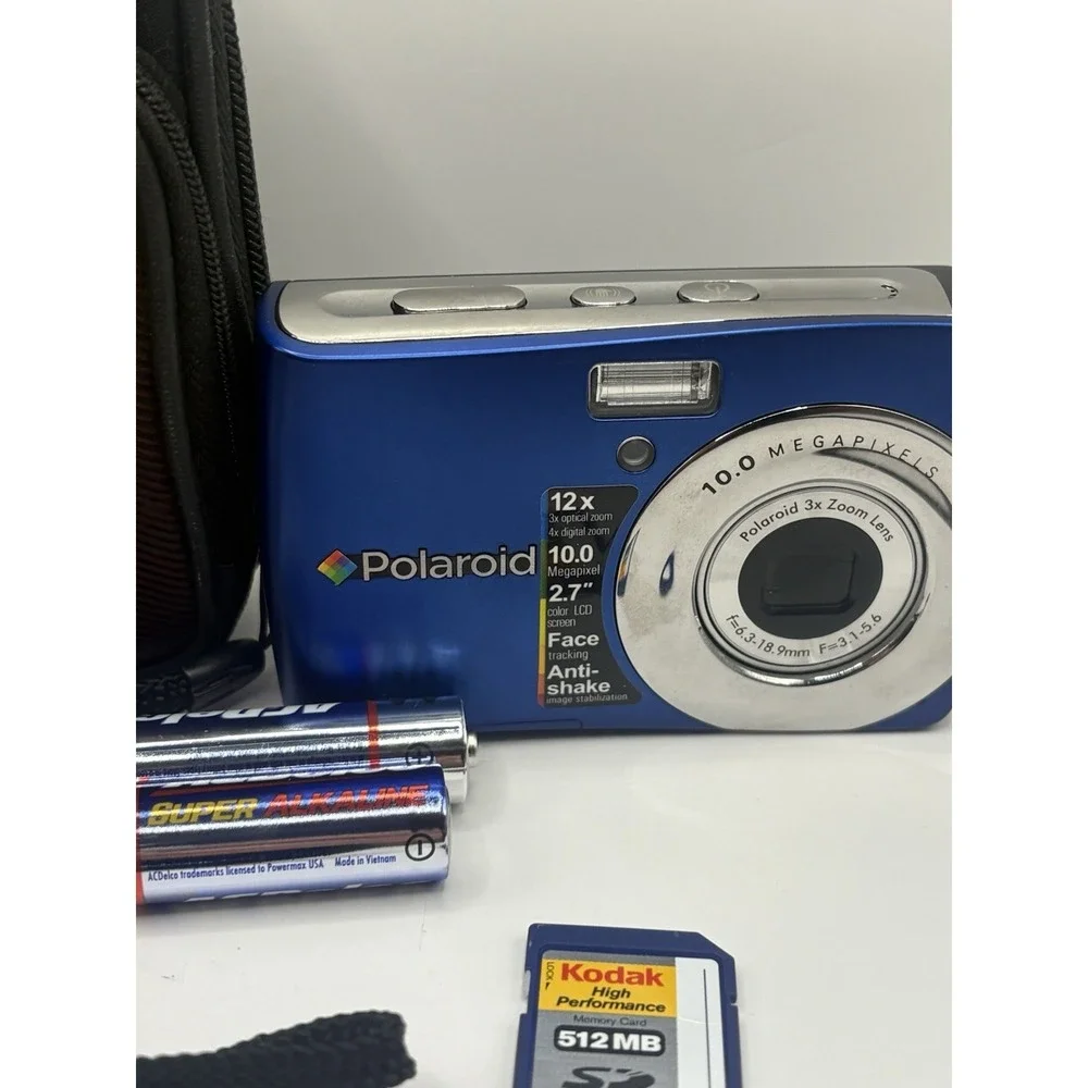 Polaroid 10.0 MP Digital Camera i1037 Blue Bundle Batteries SD Card Bag EUC